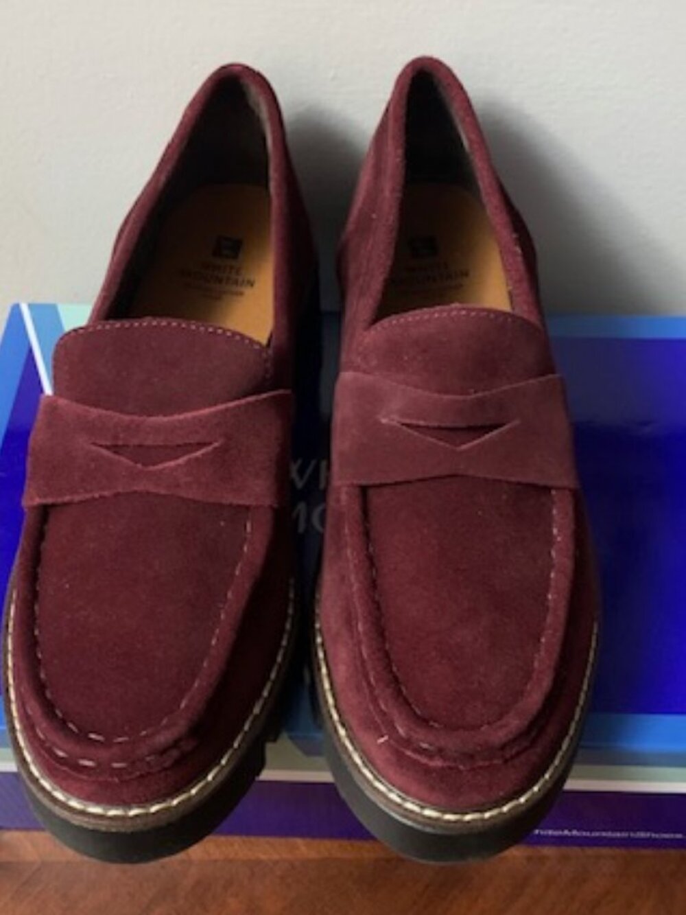 NIB White Mountain Loafers